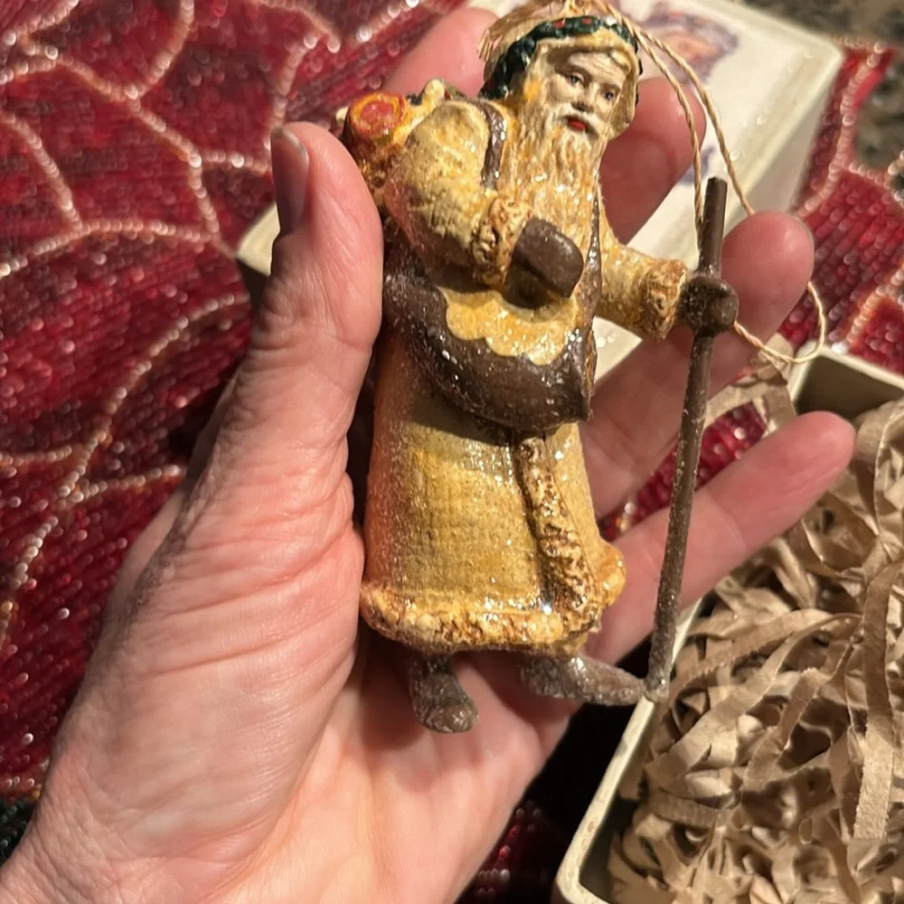 🆕Collectible Santa Ornament In Matching Wood Box